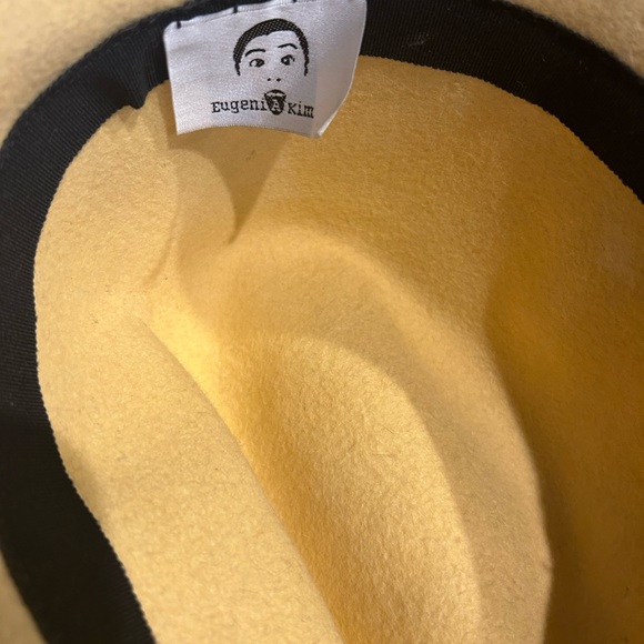 Eugenia Kim Yellow felt hat with leather flower - Picture 5 of 6